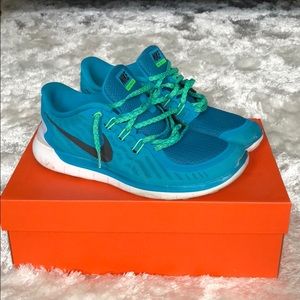 WOMENS NIKE FREE RUN 5.0